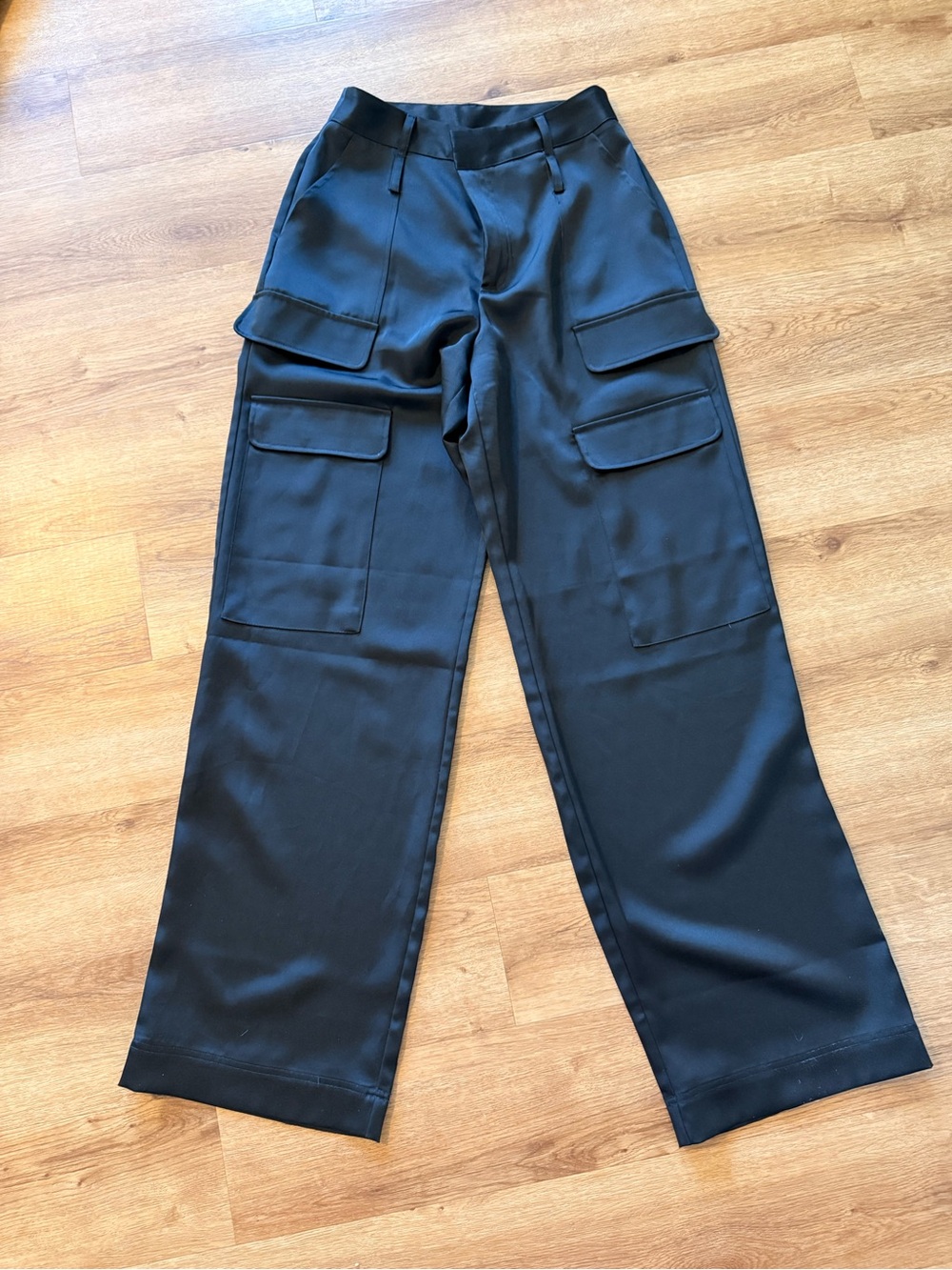 Black Wide-Leg Cargo Pants